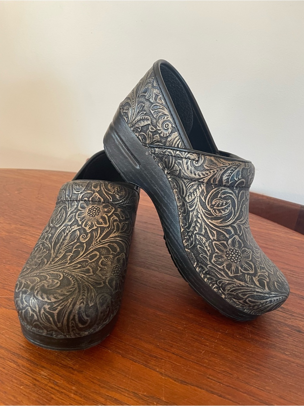 Dansko Professional Clog in Black Antique Tooled Leather (NWOT)